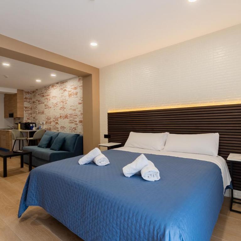 Emily Suites - Estudio con balcón - 25