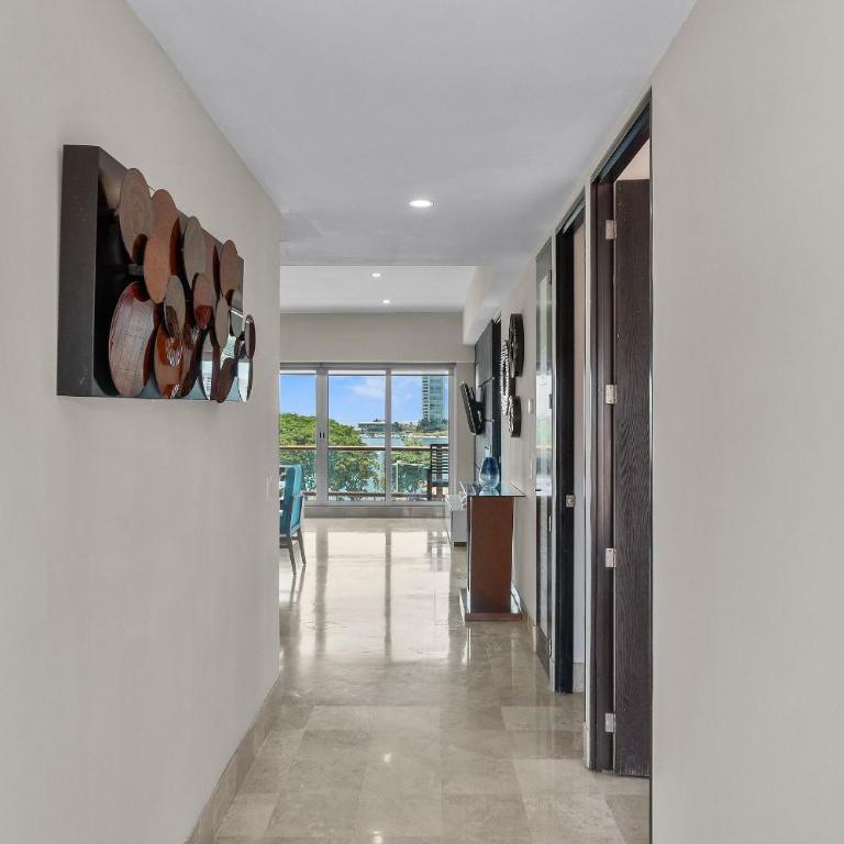 Deck12 Casino and Resort by Monyxbnb - Two-Bedroom Deluxe Apartment with Harbour View - 46
