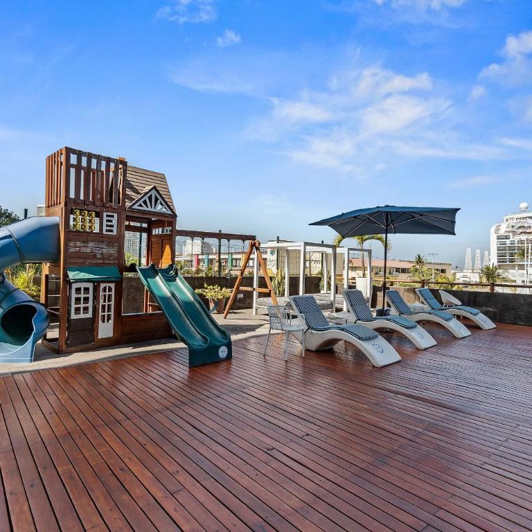Deck12 Casino and Resort by Monyxbnb - Two-Bedroom Deluxe Apartment with Harbour View - 43