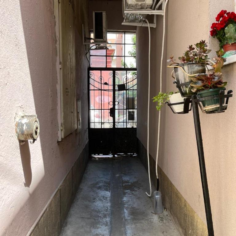 Miran Stan u Srcu Grada - One-Bedroom Apartment - 13
