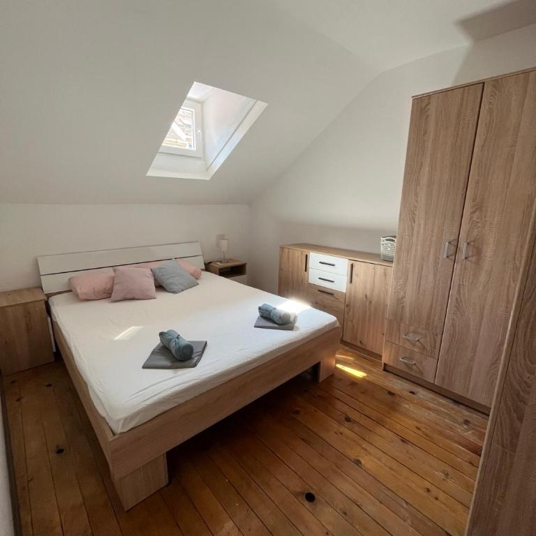 Miran Stan u Srcu Grada - One-Bedroom Apartment - 2