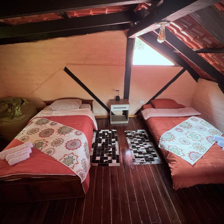 Hospedaje Curiquindi - Mindo Eco Lodge - Basic Triple Room - 2