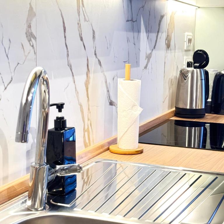 ELIOS LIVING - Parcheggio Privato, Vicino al centro, 200m dal Mare - Appartamento Superior con 1 Camera da Letto e Balcone - 31