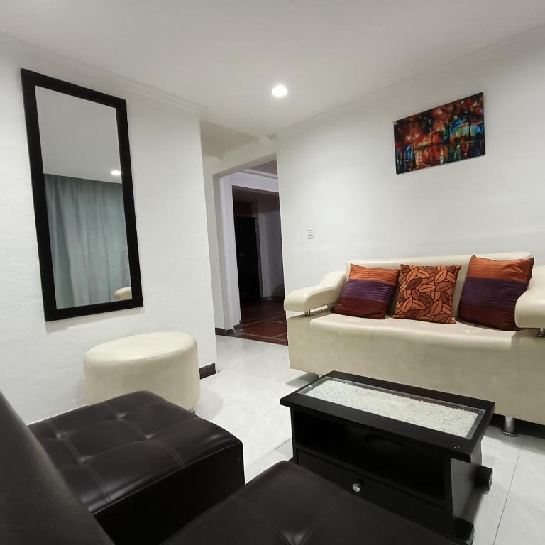 hogar Familar en Pereira, Cerca a Expofuturo, Estadio, Villa Olímpica - Three-Bedroom House - 2