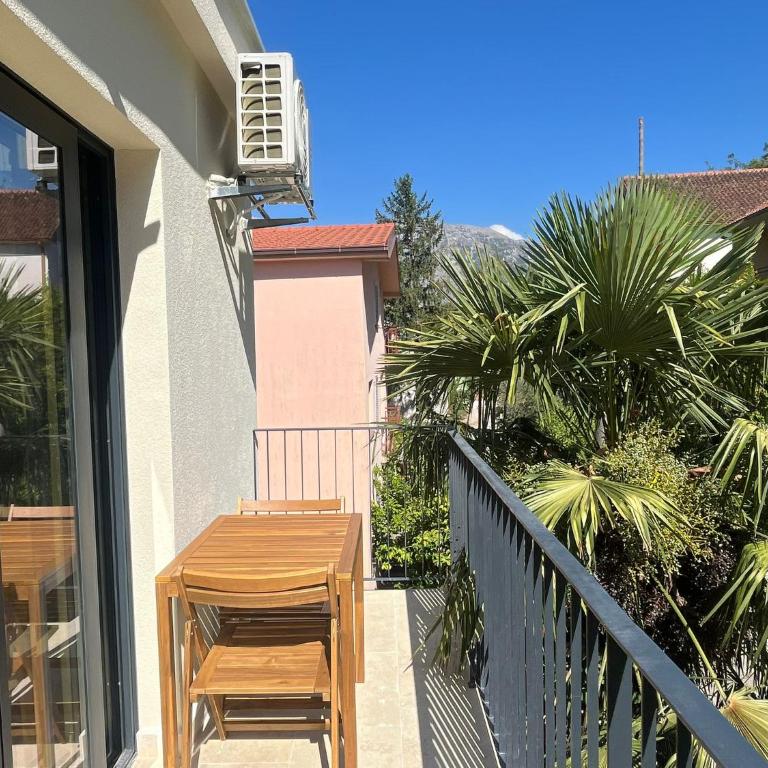 Beachfront Vila Trinity, private beach included - One-Bedroom Family Apartment - 12