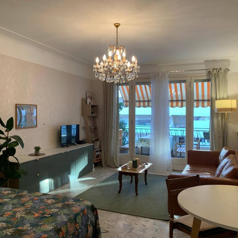 Spacious appartement near the beach - One-Bedroom Apartment - 1