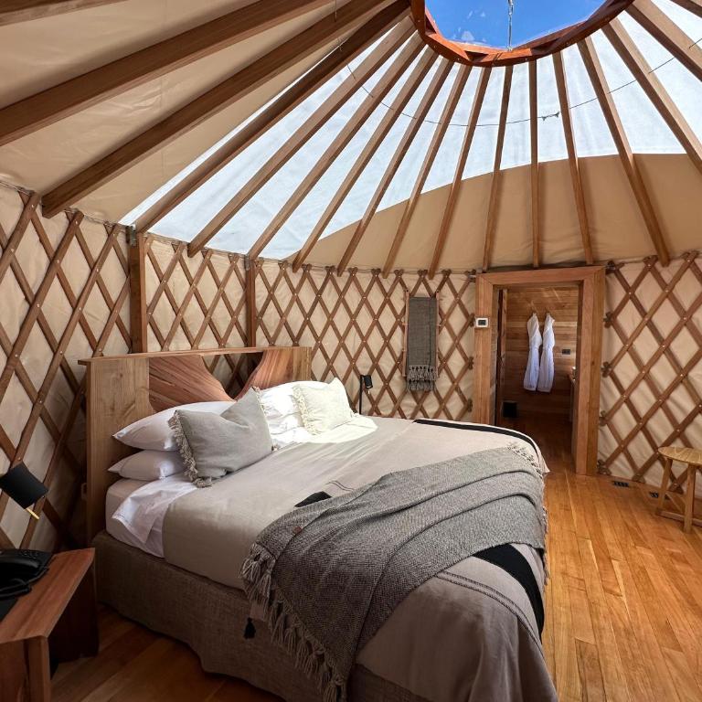 Patagonia Camp - Deluxe Double or Twin Room with Lake View - 2