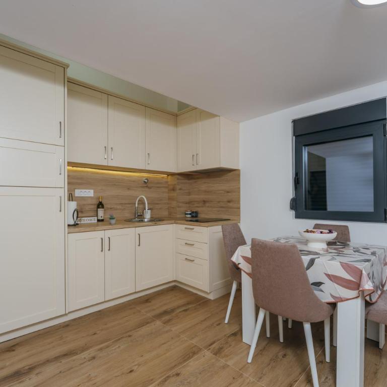 Monte Bay Apartments - Two-Bedroom Apartment with View - 16