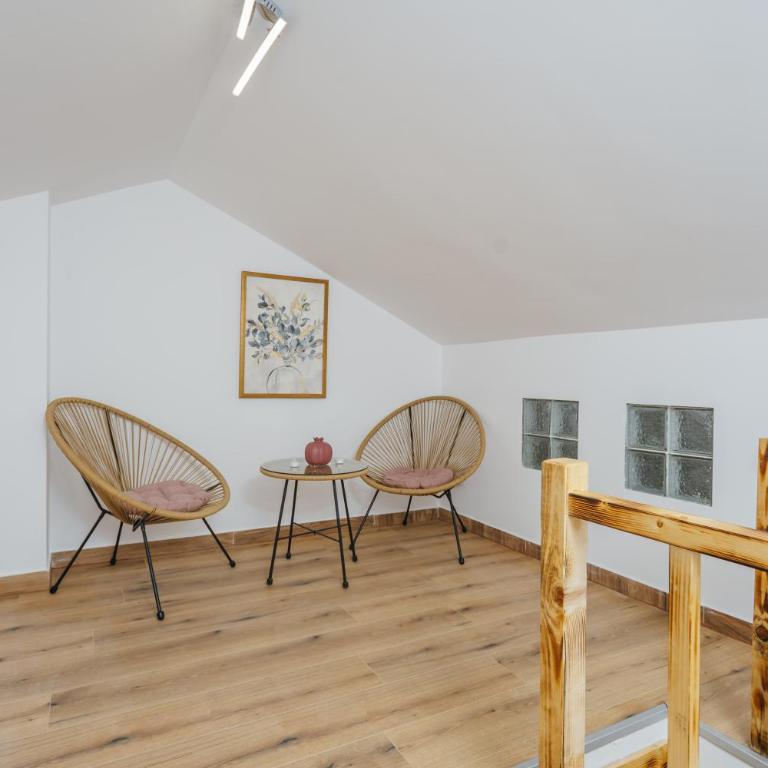 Monte Bay Apartments - Two-Bedroom Apartment with City View - 4