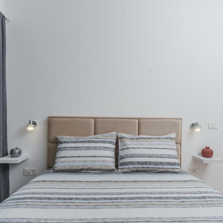 Monte Bay Apartments - Two-Bedroom Apartment with City View - 20