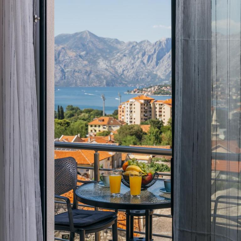 Monte Bay Apartments - Two-Bedroom Apartment with City View - 24