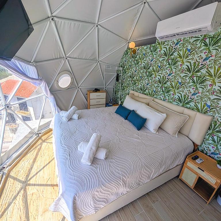 Beachfront DOME with Oceanview & Sunrise - Near Ferry - Apartamento de 1 dormitorio - 2