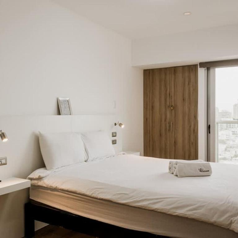 Polished 2BR with Balcony in San Isidro - Apartment - 20