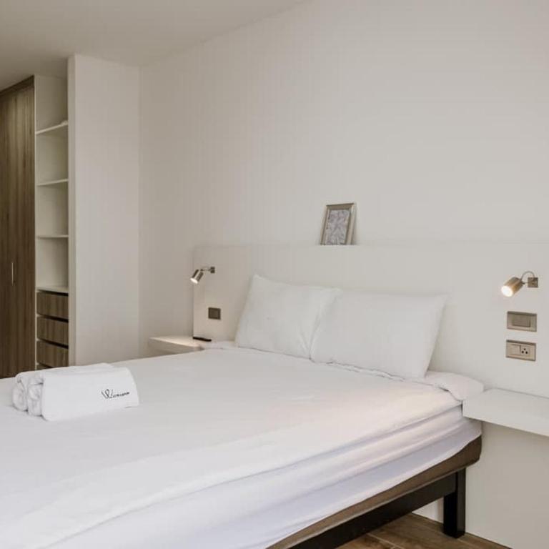 Polished 2BR with Balcony in San Isidro - Apartment - 8
