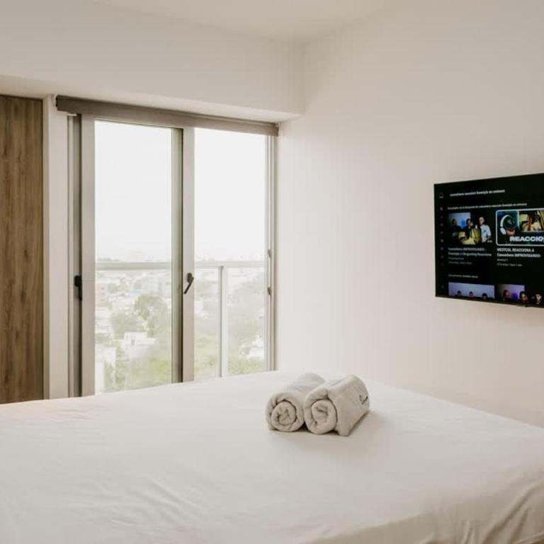 Polished 2BR with Balcony in San Isidro - Apartment - 21