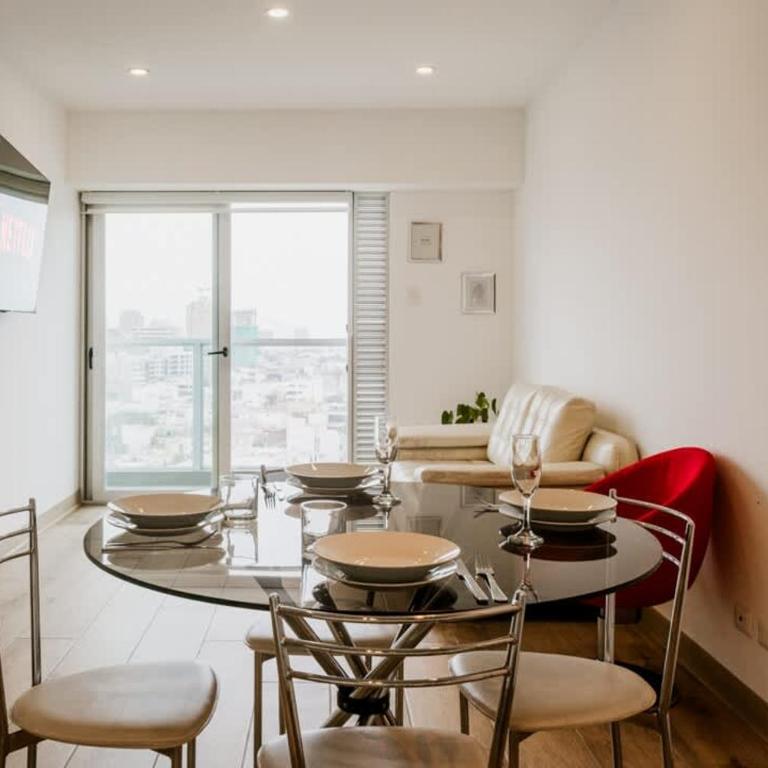 Polished 2BR with Balcony in San Isidro - Apartment - 46
