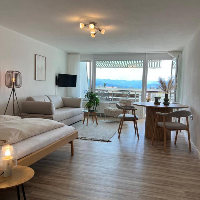 Ferienwohnung Alpenruhe mit traumhaften Bergblick, Pool & Sauna - Apartment mit 1 Schlafzimmer - 1