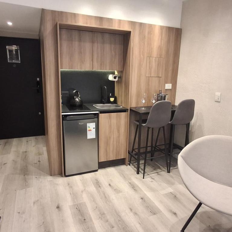 Comodidad y belleza, seguridad 24hs, céntrico, cochera, zona Galerías Pacífico y Obelisco - Apartamento de 1 dormitorio - 18