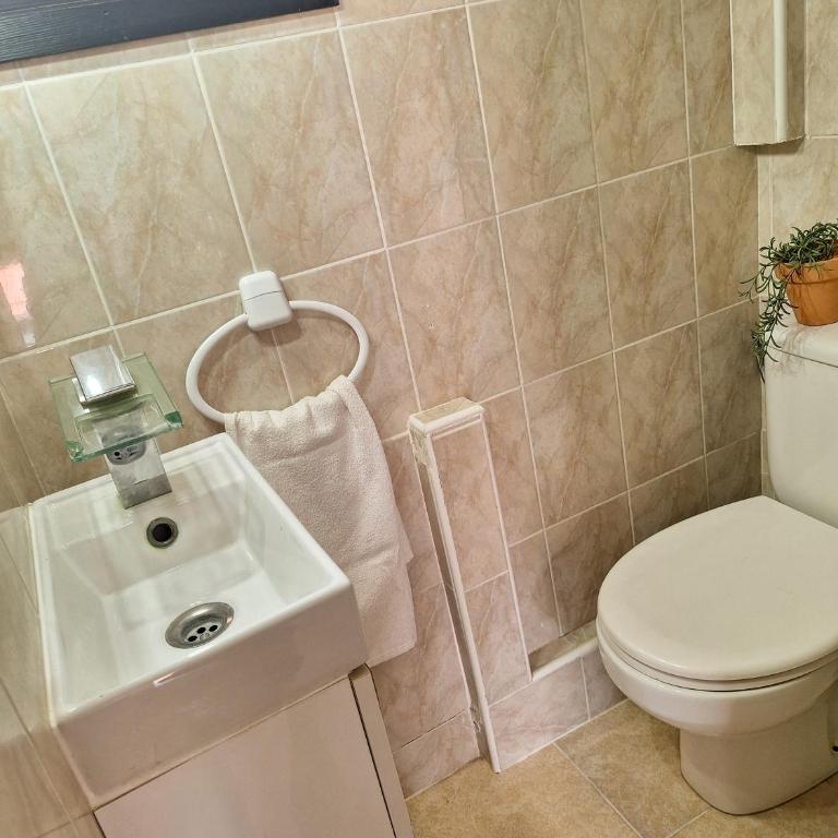 Villa Nevada - Espacioso Chalet con Piscina Privada y Salita de Cine - Casa de 3 dormitorios - 28