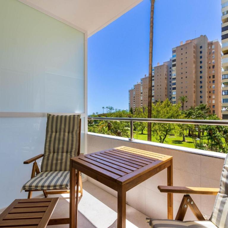 Sunny Apartment near Playamar Beach - Apartment mit 2 Schlafzimmern - 32