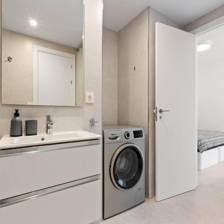 Sunny Apartment near Playamar Beach - Apartment mit 2 Schlafzimmern - 28
