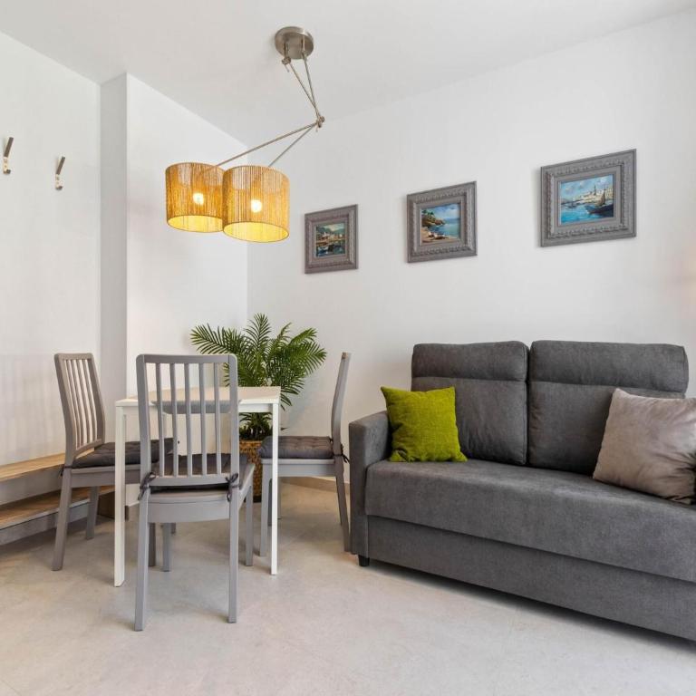 Sunny Apartment near Playamar Beach - Apartment mit 2 Schlafzimmern - 12
