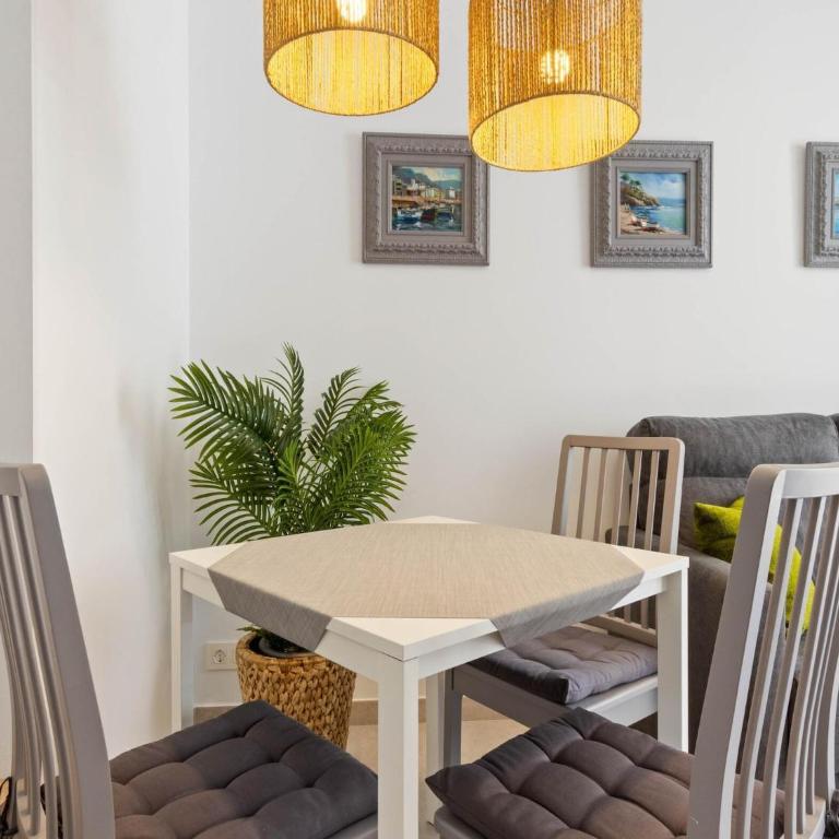 Sunny Apartment near Playamar Beach - Apartment mit 2 Schlafzimmern - 15