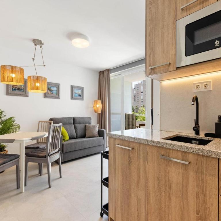 Sunny Apartment near Playamar Beach - Apartment mit 2 Schlafzimmern - 17