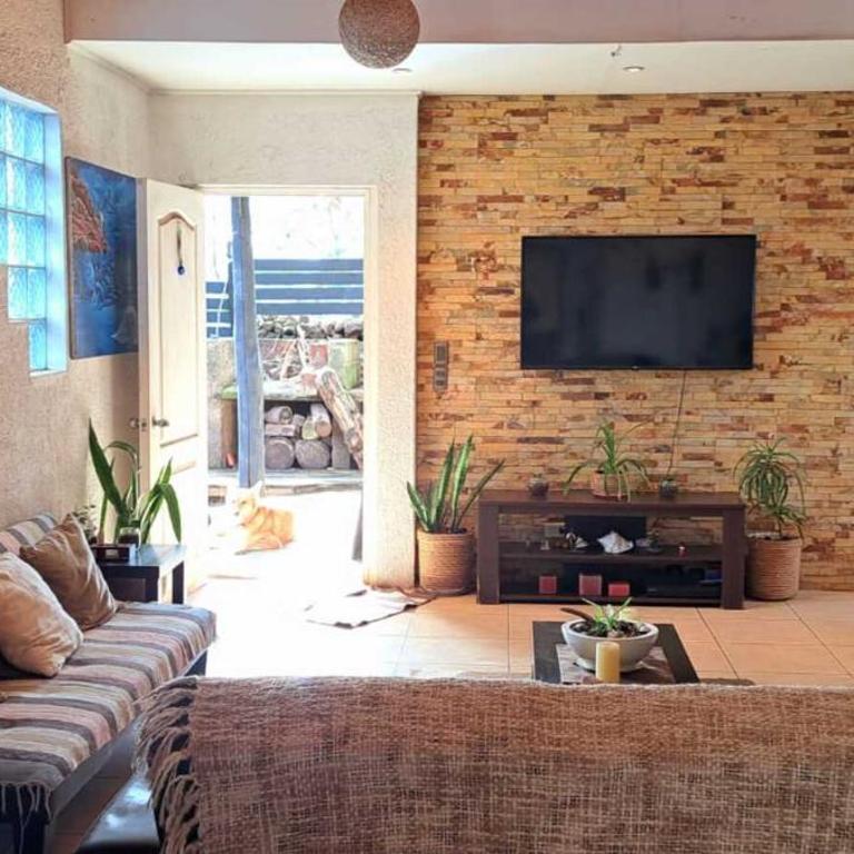 Te Maori House - Three-Bedroom House - 1