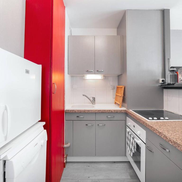 Appartement moderne au centre-ville avec balcon et wifi - FR-1-821-44 - Apartamento - 4