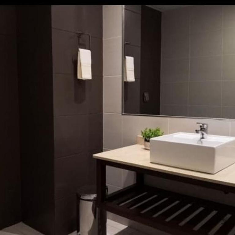 Amplio departamento de LUJO en la mejor zona - Apartamento con terraza - 15