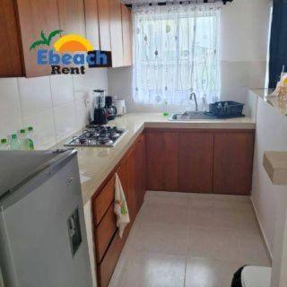 Ebeach Apartamento con aire, cocina y TV, a pasos de la playa - Two-Bedroom Apartment - 14