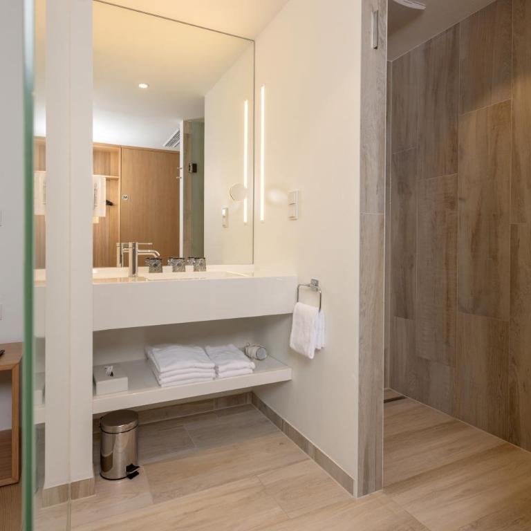 Best Western Hotel Spinnerei Linz - Standard Zimmer mit Queensize-Bett - 5