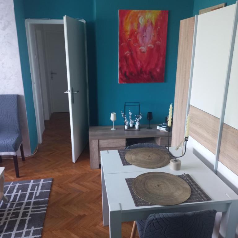 Urban Panorama - One-Bedroom Apartment - 5