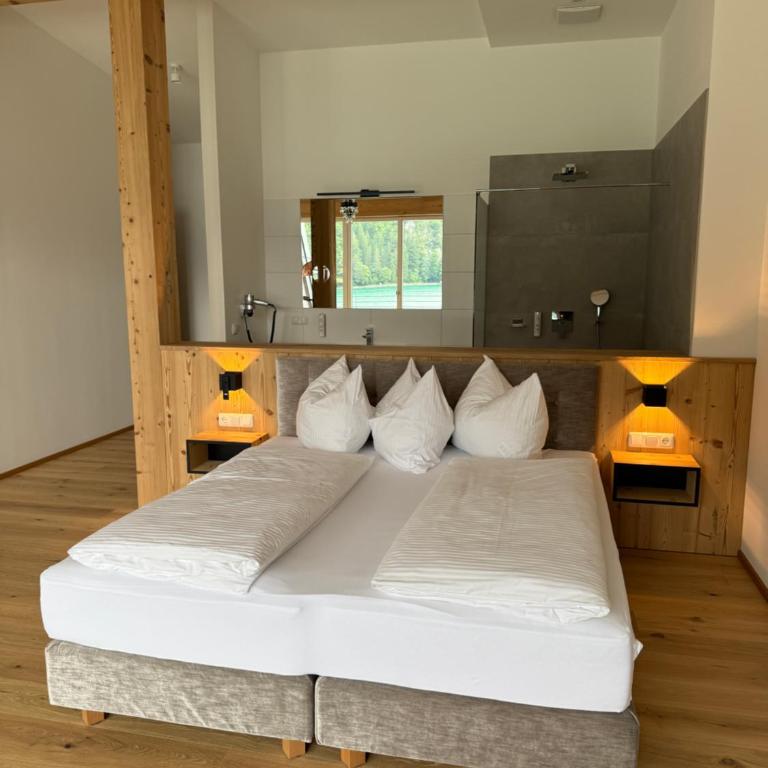Seehotel Lilly - Superior Suite mit Seeblick - 9