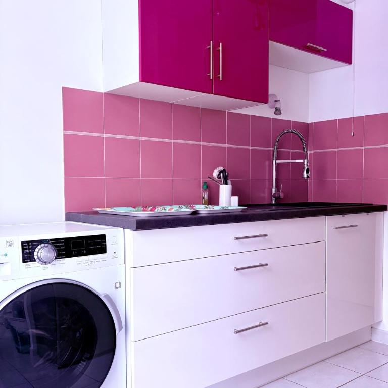 Appartement T2 avec parking dans residence face Remparts - Appartement 1 Chambre - 2