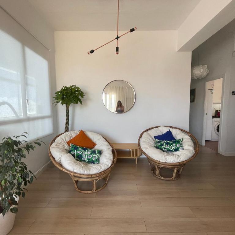 Valencia Sky Haven - Three-Bedroom Apartment - 3