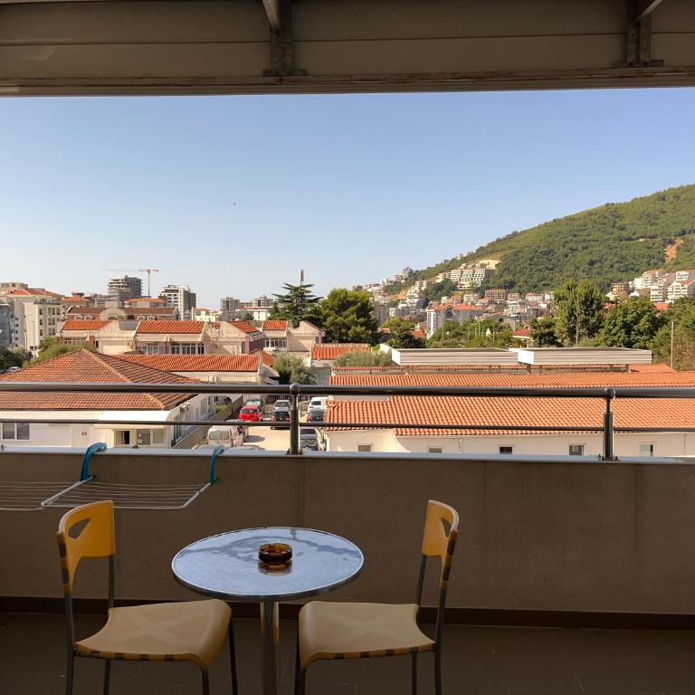 Apartments Batalo - Deluks Dvokrevetna Soba sa Bračnim Krevetom i Balkonom - 1