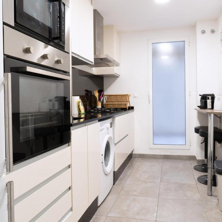 GuestReady - Spacious City Haven in Valencia - Four-Bedroom Apartment - 6