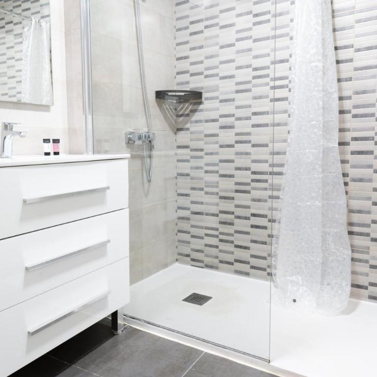 GuestReady - Spacious City Haven in Valencia - Four-Bedroom Apartment - 23