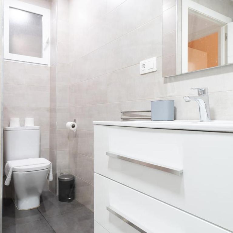 GuestReady - Spacious City Haven in Valencia - Four-Bedroom Apartment - 10