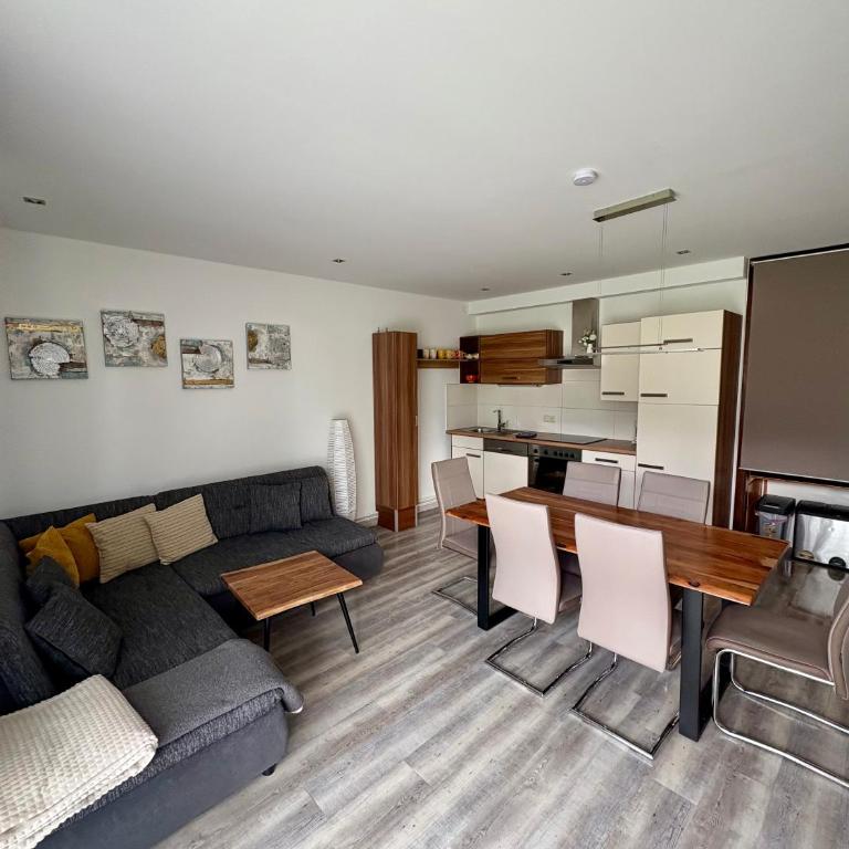 Apartment-Alpenfantasie - Apartment mit 2 Schlafzimmern und Terrasse - 10