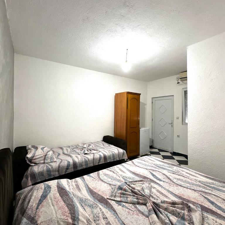 Apartmani Medovic - Osnovna Trokrevetna Soba - 6