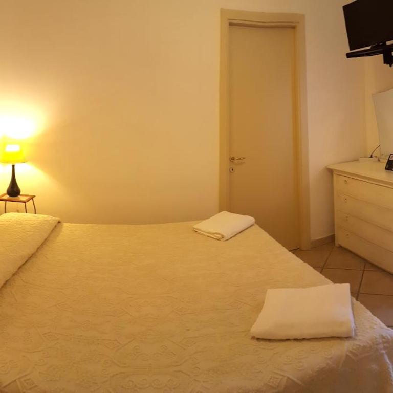 Derosas House - Camera Matrimoniale con Bagno Privato - 3