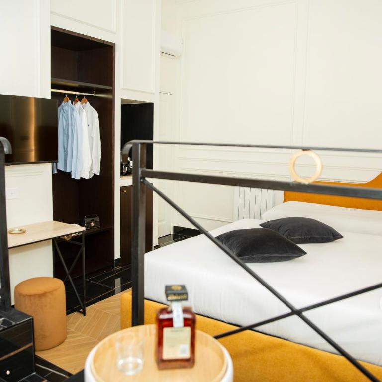 Unicum Trastevere Suites - Camera Tripla Executive - 14