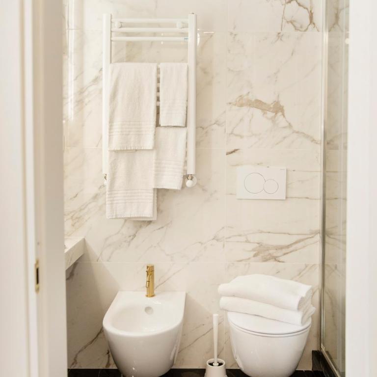 Unicum Trastevere Suites - Camera Tripla Executive - 13
