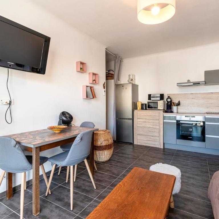Azur Ajaccien - Proche du port avec parking - One-Bedroom Apartment - 9