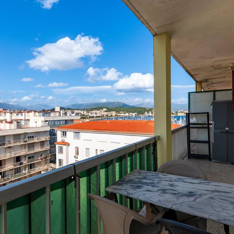Azur Ajaccien - Proche du port avec parking - One-Bedroom Apartment - 11