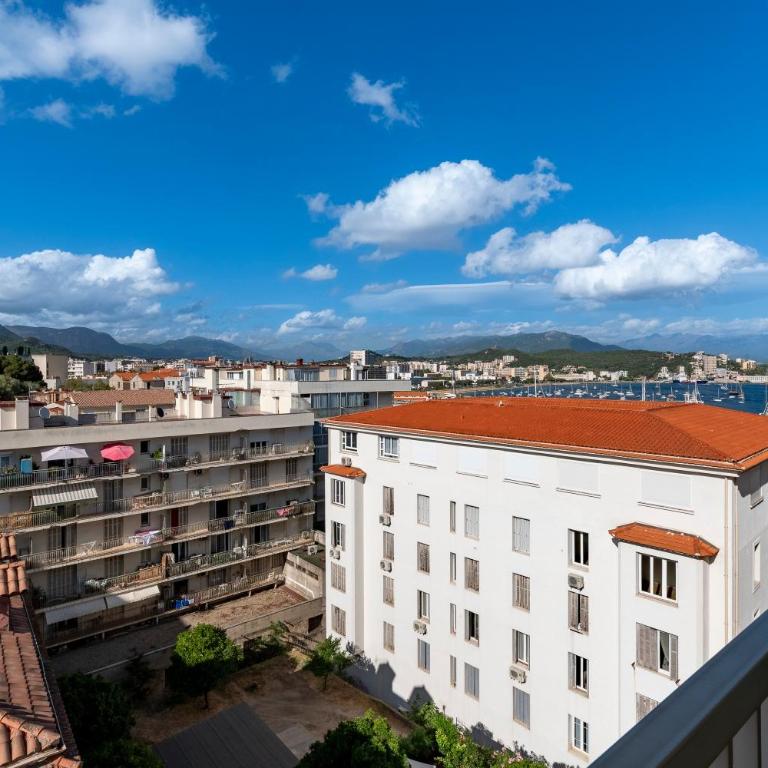 Azur Ajaccien - Proche du port avec parking - One-Bedroom Apartment - 13