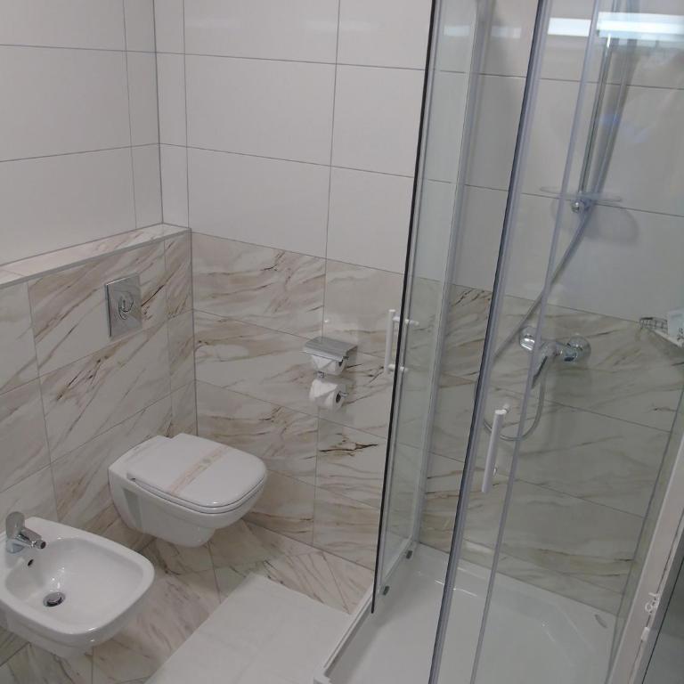 Motel Kamenica - Double Room with Extra Bed - 5